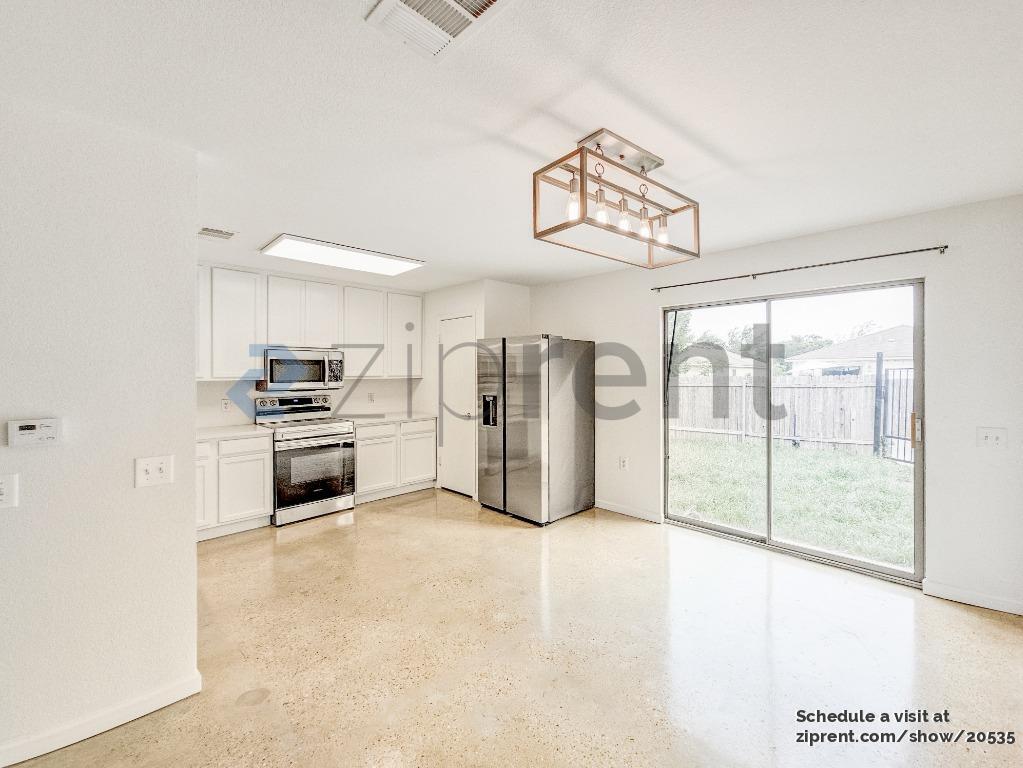 Building Photo - Unit