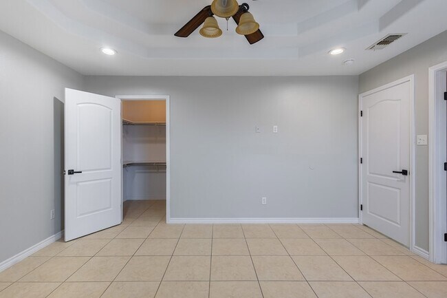 Building Photo - 2677 Fox Cove Drive