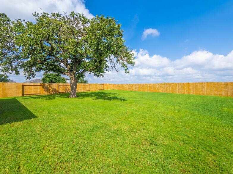 Building Photo - 120 Serpens St