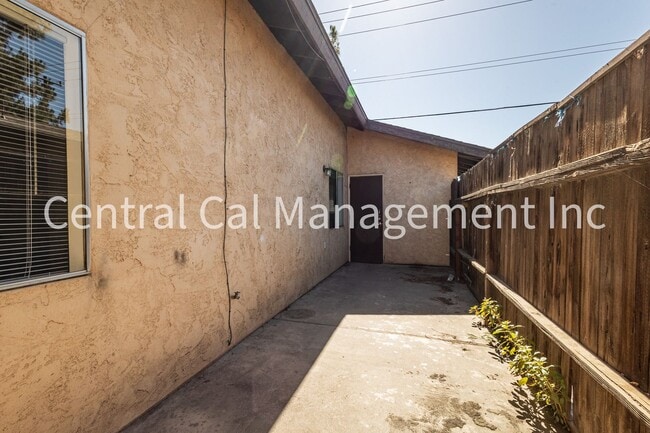 Building Photo - 6208 Stine Rd
