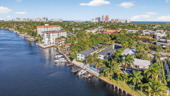 Building Photo - 1821 Middle River Dr