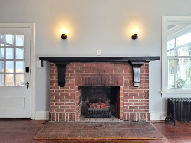 Building Photo - 115 Walnut St