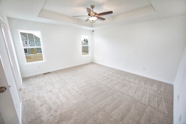 Building Photo - N116W7245 Oakmont Dr