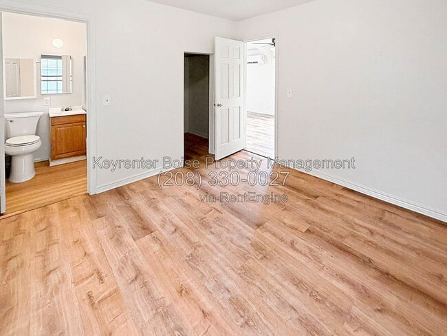 Building Photo - 103 N Dewey Ave
