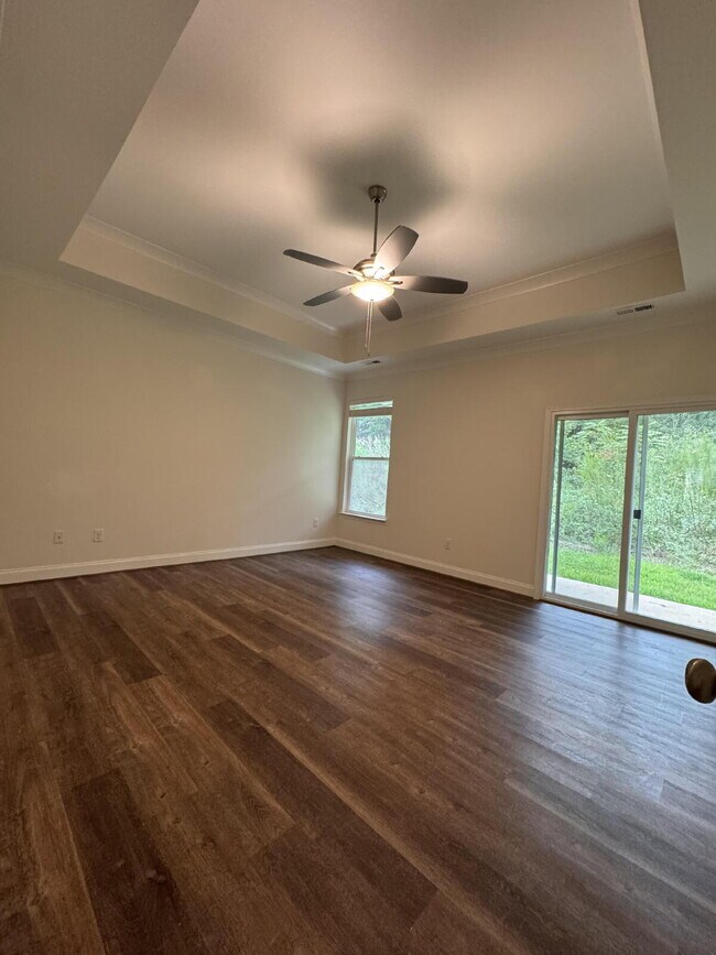 Building Photo - Modern 4-Bed, 3.5-Bath Home in Travelers R...