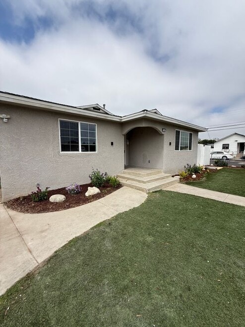 Building Photo - 105 S Roosevelt Ave