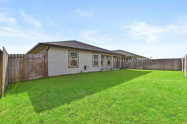 Building Photo - 7915 Murciana Dr