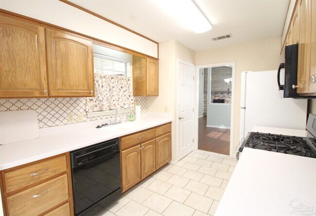 Building Photo - 8154 Treetop Ln