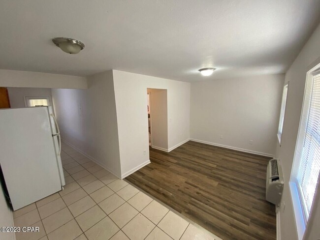 Building Photo - 8202 Eastwood Ave