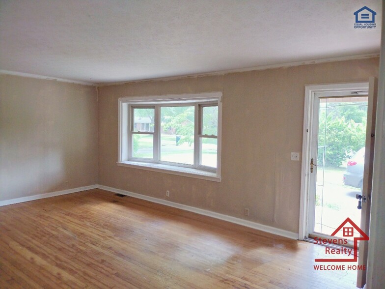 Building Photo - 412 Wedgewood St