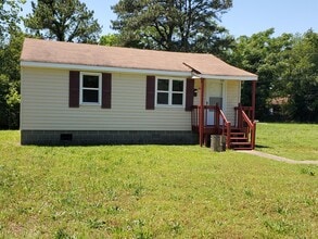 Building Photo - 3325 Downes St