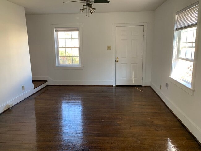 Building Photo - 3109d