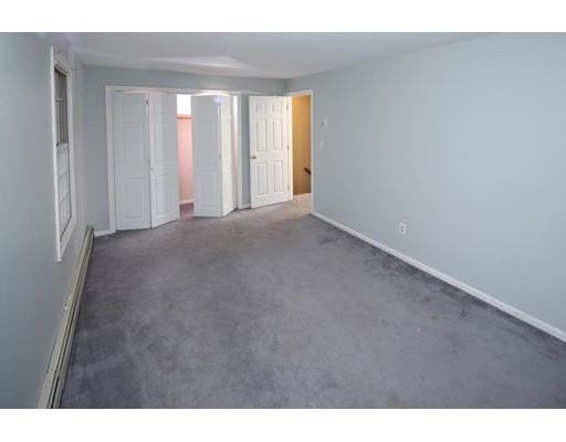 Building Photo - 261 Twin Lakes Dr