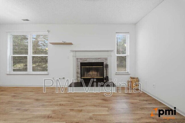 Building Photo - 3209 Jade Ct