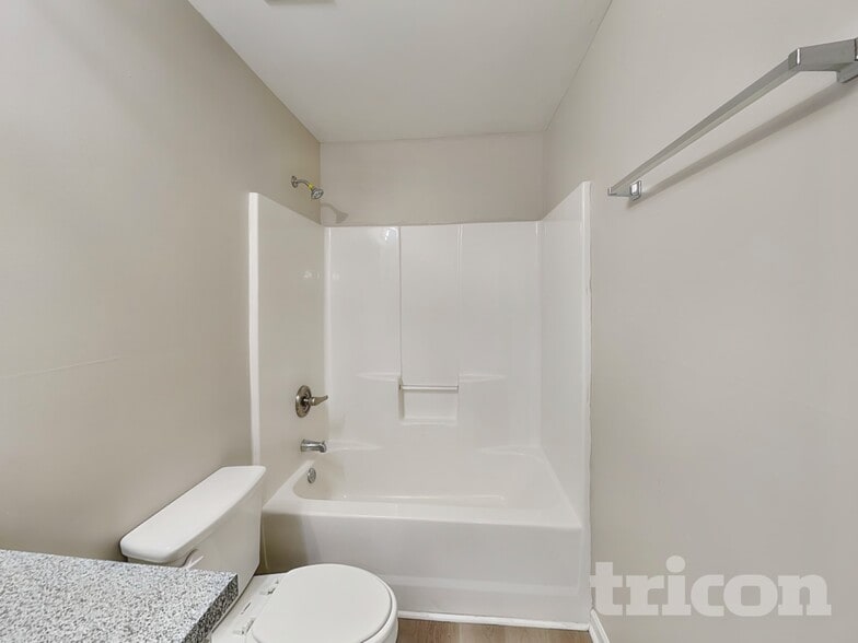 Building Photo - 17 Carriage Hls Dr SE