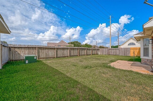Building Photo - 2230 Bent River Dr
