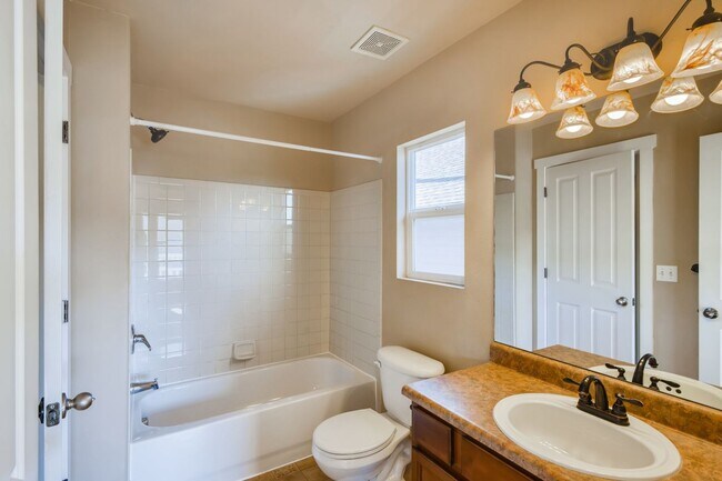 Building Photo - $2170 | 3BR / 3.5BA | Pet Friendly Townhou...