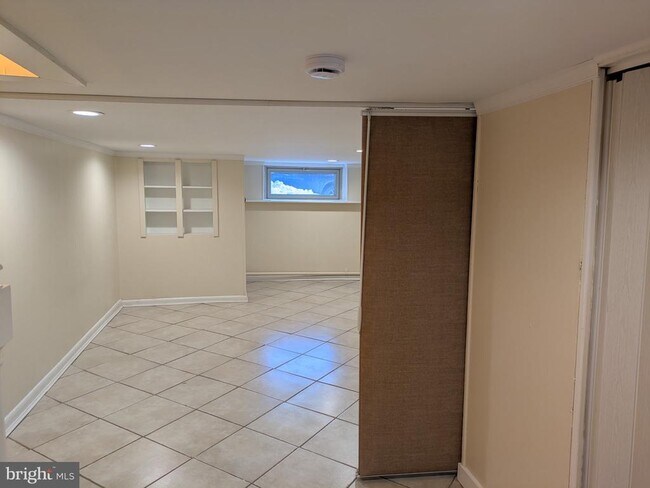 Building Photo - 3809 Foster Ave