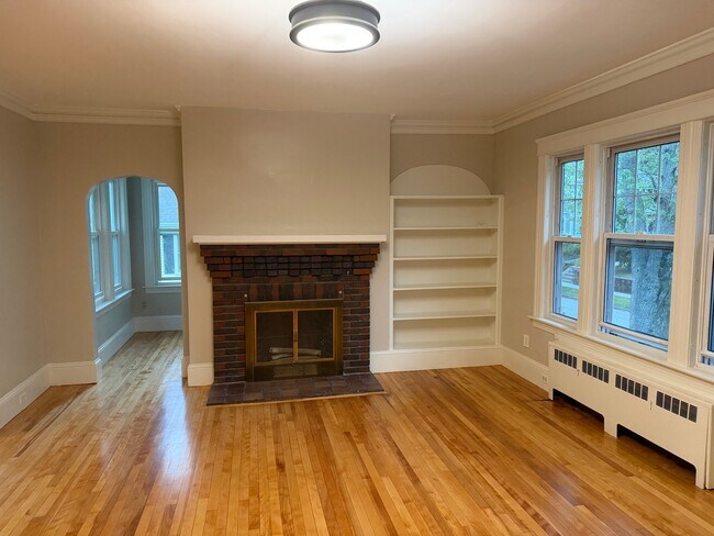 Building Photo - 53 Howland Terrace