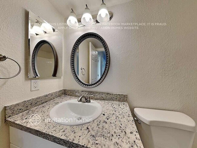 Building Photo - 1339 E Park Ave