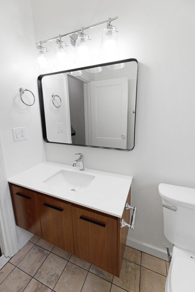 Building Photo - Renovated Home!