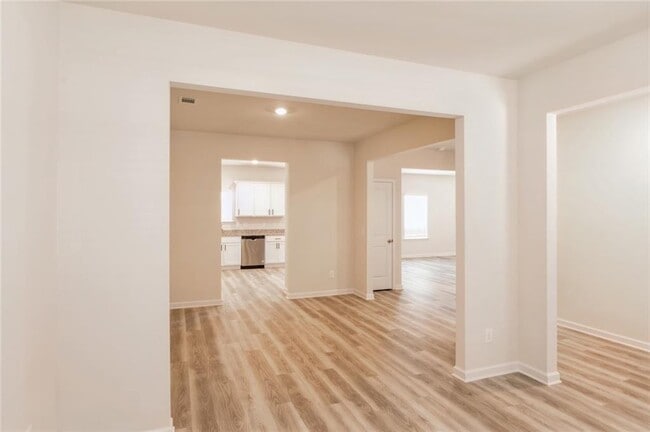 Building Photo - 610 Mackenzie Cv