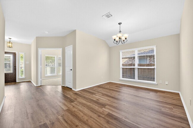 Building Photo - 217 Rugby Ln