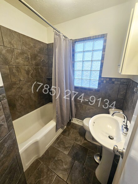 Building Photo - 859 S 10th St