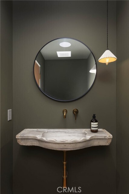 Building Photo - 2703 Via Montecito