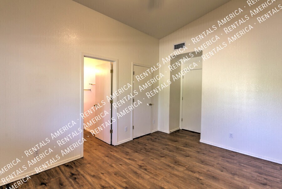 Building Photo - 10984 N Double Eagle Ct