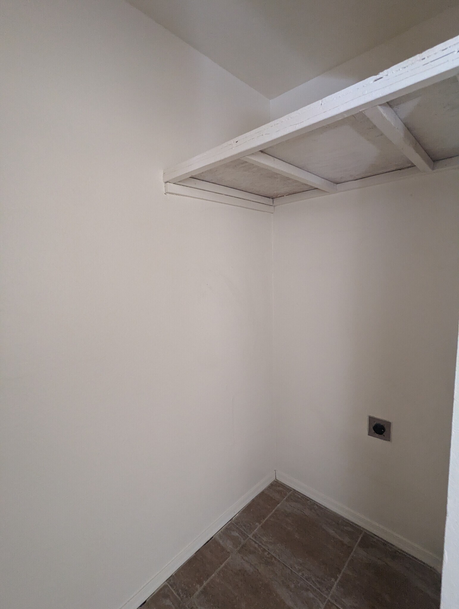 Building Photo - 1477 E 27th Ave