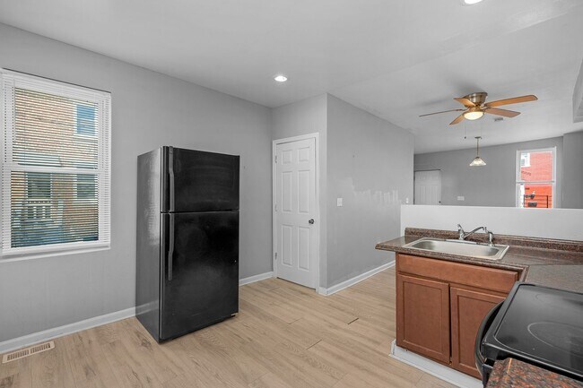 Building Photo - Two Bedroom Rental for Immediate Move In West Baltimore