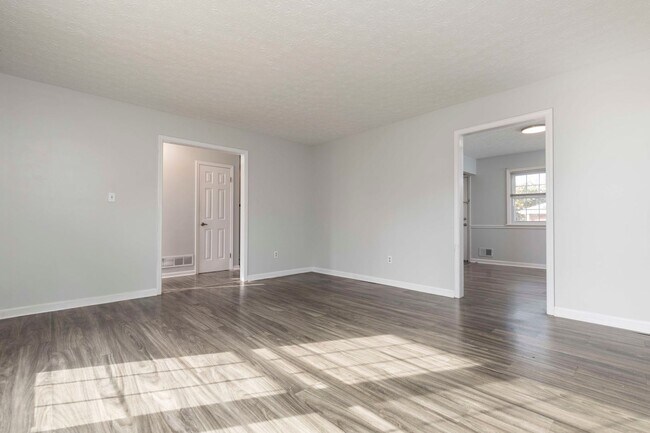 Building Photo - 6715 Six Mile Ln