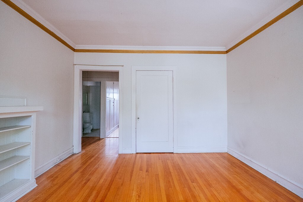 Building Photo - 1917 W Winnemac Ave