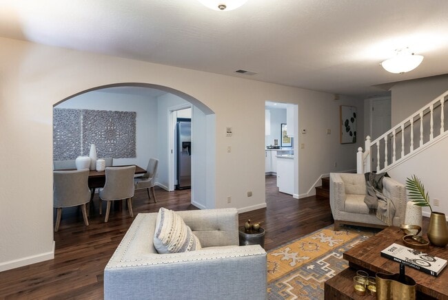 Building Photo - Downtown Los Altos Luxury Townhome