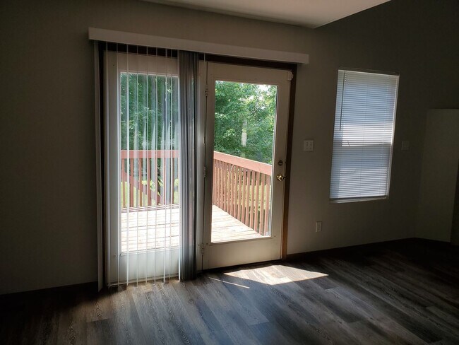 Building Photo - Beautiful home near Lake Sherwood. Washbur...