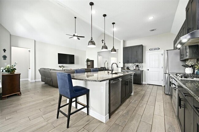 Building Photo - 117 White Steppe Way