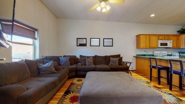 Building Photo - 218 Cynthia Loop NW