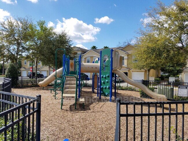 Building Photo - 7071 Deer Lodge Cir