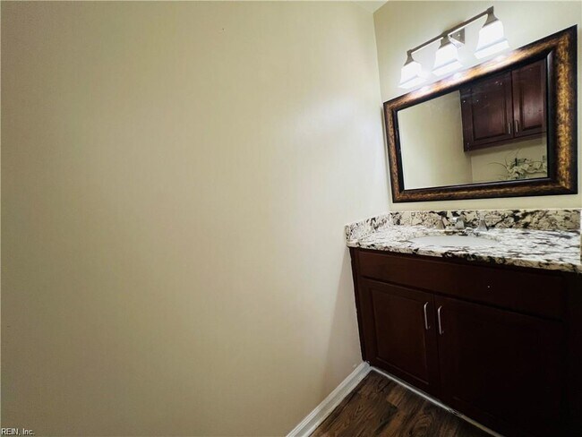 Building Photo - 12904 Daybreak Cir