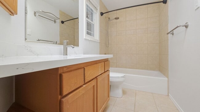 Building Photo - Spacious Updated 4 Bedroom Home with 3 Car Garage