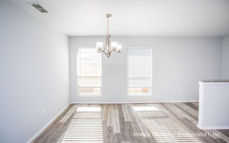 Building Photo - 1302 N Dover Ave