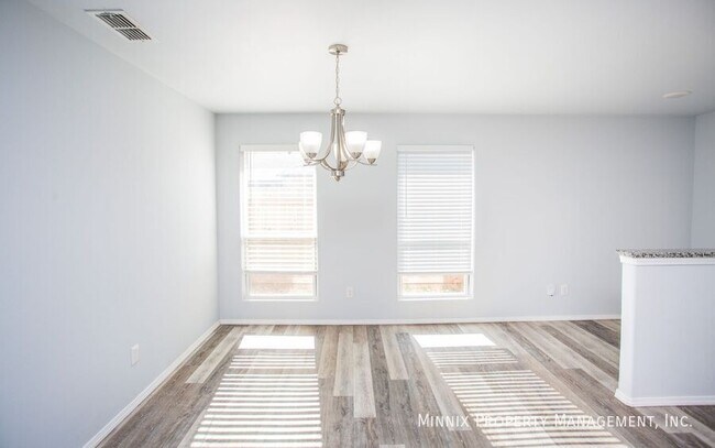 Building Photo - 1302 N Dover Ave