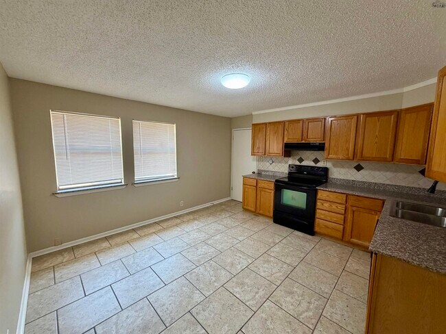Building Photo - 4603 Western Hills Dr