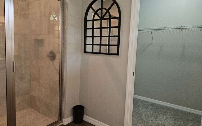 Building Photo - 160 SW Ivy Glen