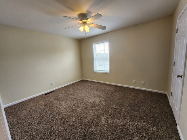 Building Photo - 248-2C EXECUTIVE AVE, CLARKSVILLE, TN 37042