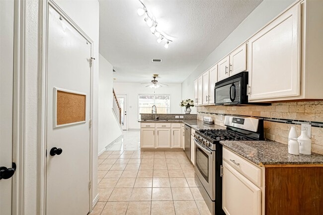 Building Photo - 19443 Maywood Falls Cir