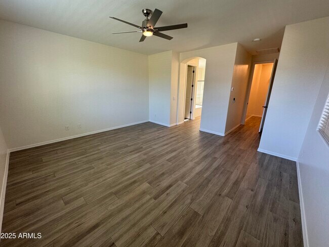 Building Photo - 712 W San Carlos Way