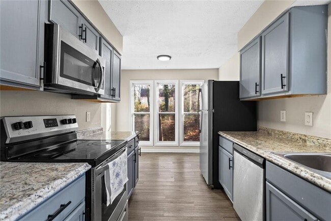 Building Photo - 658 Hunt Station Dr