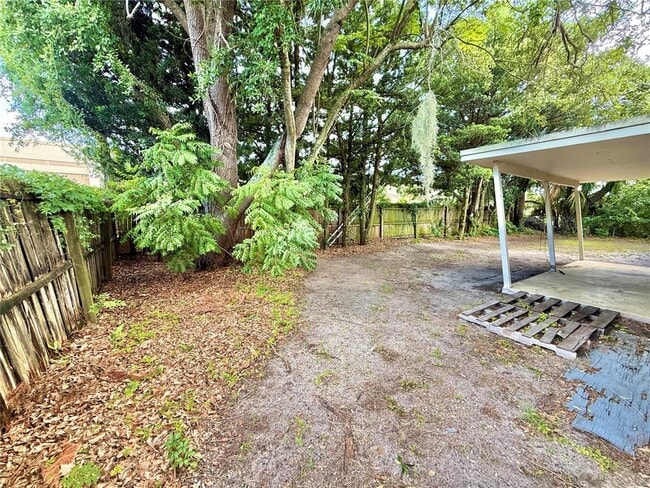 Building Photo - 2810 Flowertree Rd